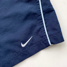 Load image into Gallery viewer, 00s Nike Shorts (M)