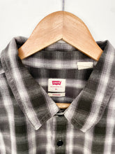 Load image into Gallery viewer, Levi’s Check Shirt (XL)