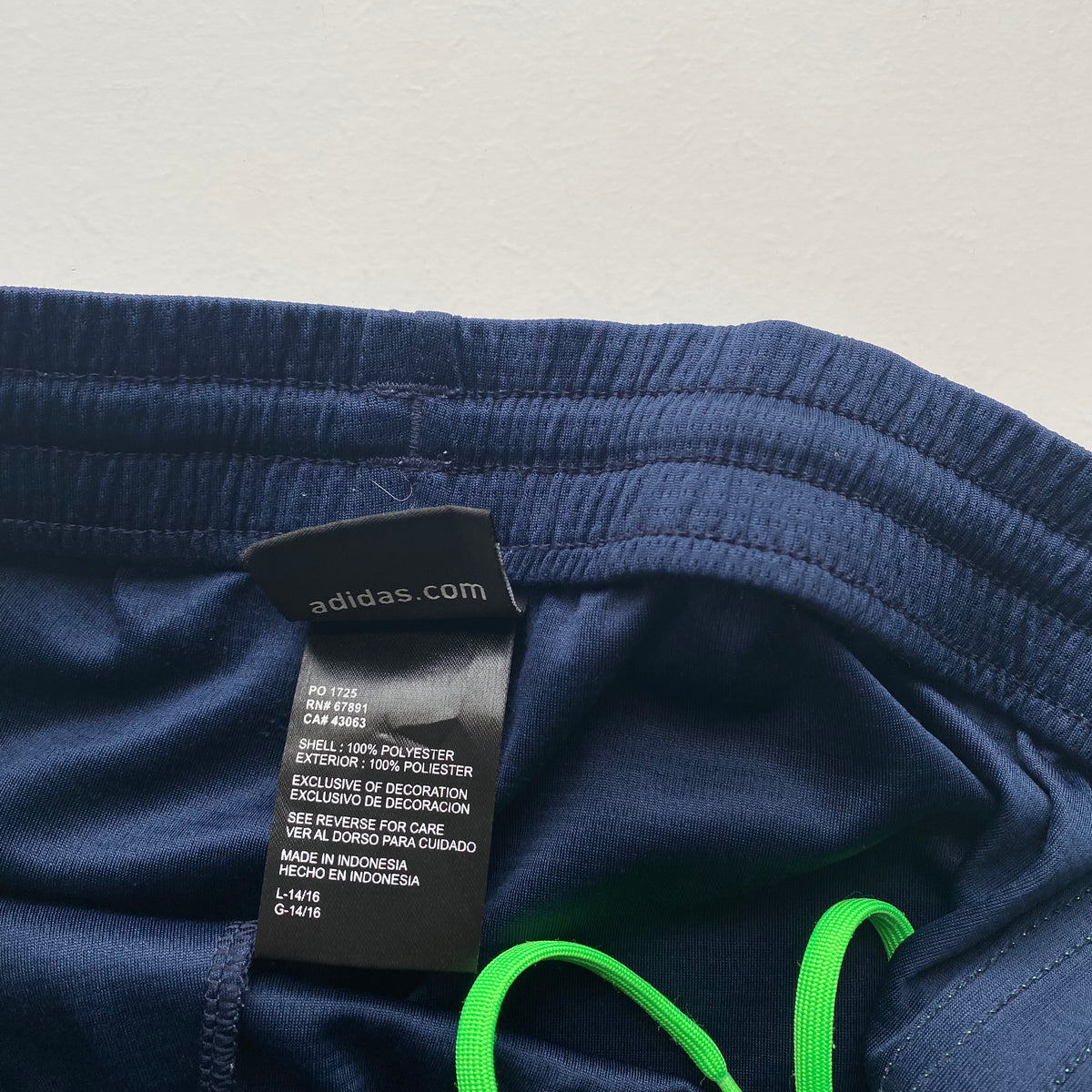 Adidas shorts L Red Cactus Vintage