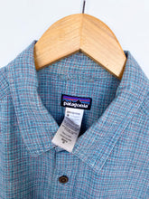 Load image into Gallery viewer, Patagonia Shirt (M)