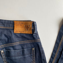 Load image into Gallery viewer, Guess Jeans W32 L33