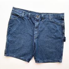 Load image into Gallery viewer, Wrangler Carpenter Shorts W44