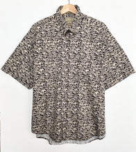 Load image into Gallery viewer, 90s Crazy Print Shirt (XL)