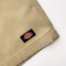 Load image into Gallery viewer, Dickies Shorts W32