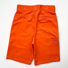 Load image into Gallery viewer, Dickies Shorts W28