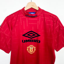 Load image into Gallery viewer, Women’s 90s Umbro Manchester United Baby Tee (S)