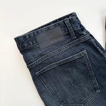 Load image into Gallery viewer, Calvin Klein Jeans W32 L30