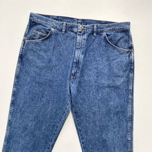 Load image into Gallery viewer, 90s Wrangler Jeans W42 L30