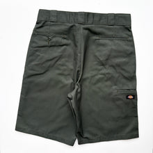 Load image into Gallery viewer, Dickies Shorts W34