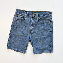 Load image into Gallery viewer, Levi’s 505 Shorts W32