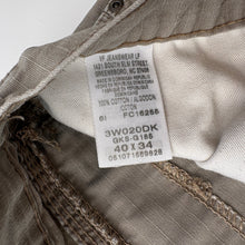 Load image into Gallery viewer, Wrangler Carpenter Jeans W40 L32