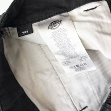 Load image into Gallery viewer, Dickies Cargo Shorts W28