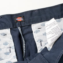 Load image into Gallery viewer, Dickies Shorts W34