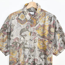 Load image into Gallery viewer, 90s Abstract Crazy Print Shirt (M)