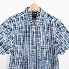 Load image into Gallery viewer, The North Face Shirt (M)