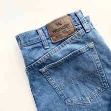 Load image into Gallery viewer, Wrangler Jeans W36 L34