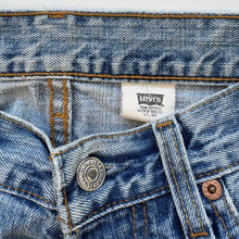 Load image into Gallery viewer, 90s Levi’s 501 W28 L32