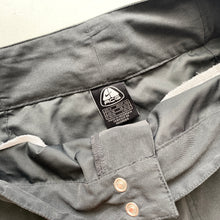 Load image into Gallery viewer, 00s Nike ACG Skirt (M)