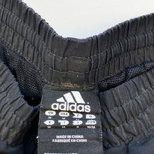 Load image into Gallery viewer, 00s Adidas Shorts (M)