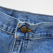 Load image into Gallery viewer, Carhartt Carpenter Shorts W36