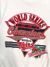 Load image into Gallery viewer, 1987 MLB Minnesota Twins Sweatshirt (XS)