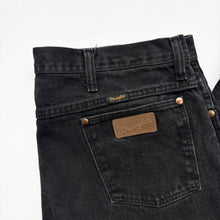 Load image into Gallery viewer, Wrangler Jeans W38 L28