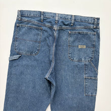 Load image into Gallery viewer, Wrangler Carpenter Jeans W40 L32