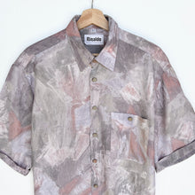 Load image into Gallery viewer, 90s Abstract Crazy Print Shirt (L)