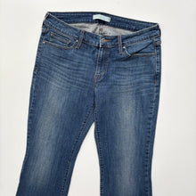 Load image into Gallery viewer, Women’s Levi’s 545 Boot Cut Jeans W32 L28