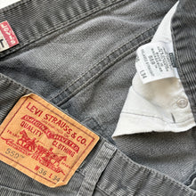 Load image into Gallery viewer, Levi’s 559 Cords W36 L34
