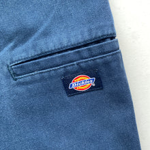 Load image into Gallery viewer, Dickies Shorts W30