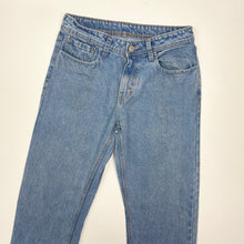 Load image into Gallery viewer, Levi’s 513 Jeans W32 L32