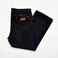 Load image into Gallery viewer, Wrangler Jeans W38 L28