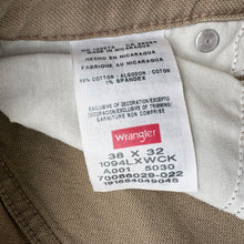 Load image into Gallery viewer, Wrangler Carpenter Jeans W38 L32