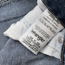 Load image into Gallery viewer, Wrangler Carpenter Jeans W38 L29