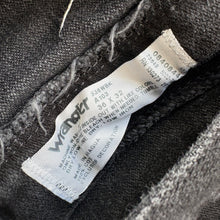 Load image into Gallery viewer, Wrangler Jeans W36 L32