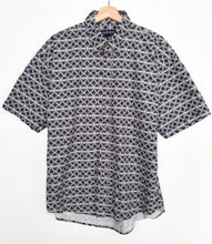 Load image into Gallery viewer, 90s Crazy Print Shirt (L)