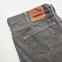 Load image into Gallery viewer, Levi’s 501 Jeans W42 L32