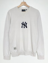Load image into Gallery viewer, MLB New York Yankees Sweatshirt (M)