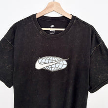 Load image into Gallery viewer, Nike T-shirt (L)