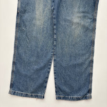 Load image into Gallery viewer, Levi’s Carpenter Jeans W34 L30