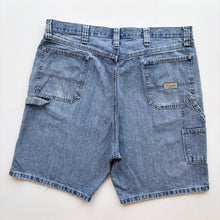 Load image into Gallery viewer, Wrangler Carpenter Shorts W40