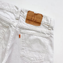 Load image into Gallery viewer, Levi’s 550 Denim Shorts W30