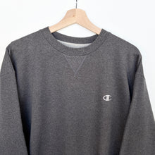 Load image into Gallery viewer, Champion Sweatshirt (L)