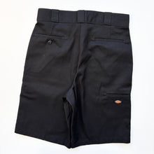 Load image into Gallery viewer, Dickies Shorts W32