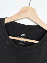 Load image into Gallery viewer, Nike T-shirt (L)