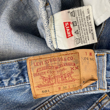 Load image into Gallery viewer, 90s Levi’s 501 W36 L32