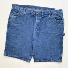 Load image into Gallery viewer, Wrangler Carpenter Shorts W44