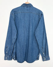 Load image into Gallery viewer, Levi’s Denim Shirt (L)