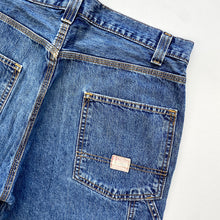 Load image into Gallery viewer, Levi’s Carpenter Shorts W34